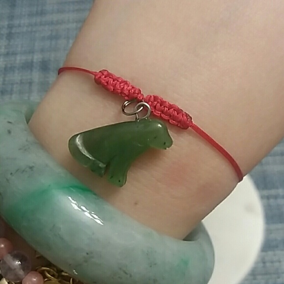 Natural Canadian Nephrite Jade Red Cord Bracelet - Picture 2 of 8
